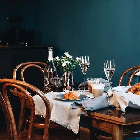 Villa100und10 By Seebnb Holiday home Klagenfurt am Woerthersee
