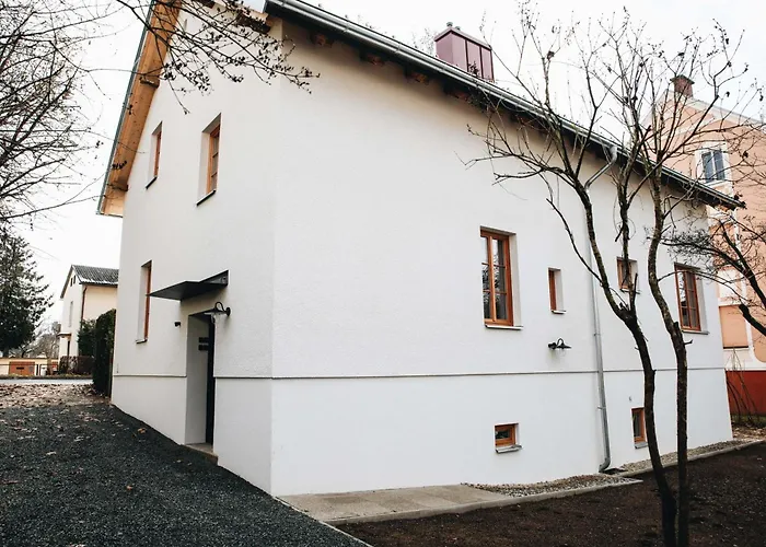 Villa100und10 By Seebnb Ferienhaus Klagenfurt am Wörthersee